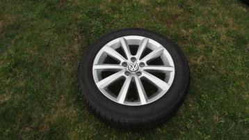 Volkswagen Polo alu velgen origineel met winterbanden 16inch beschikbaar voor biedingen