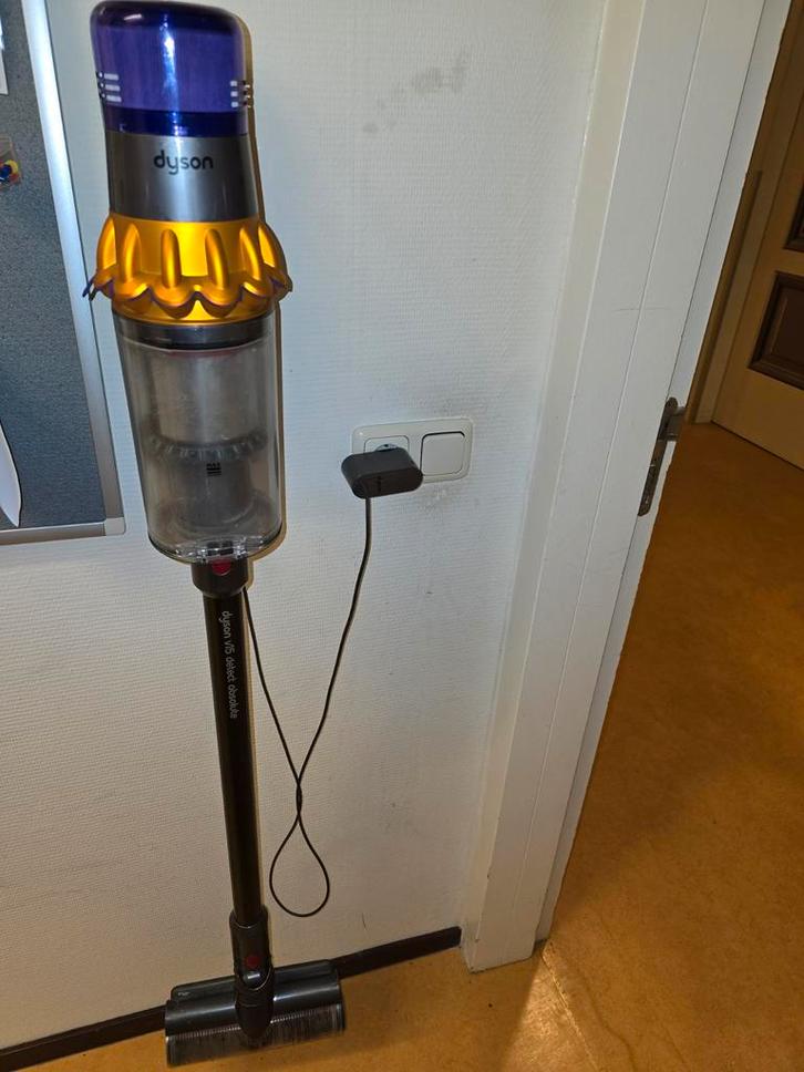 Dyson V15 detect absolute, Witgoed en Apparatuur, Stofzuigers, Gebruikt, Stofzuiger, Minder dan 1200 watt, Reservoir, Ophalen
