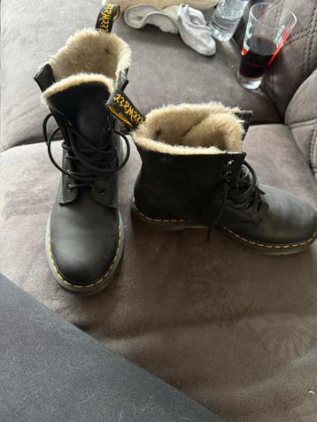 Dr. Martens gevoerde laarzen maat 41 beschikbaar voor biedingen