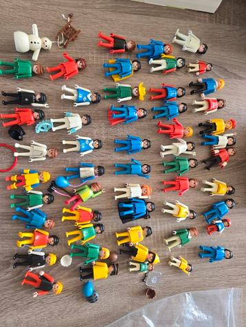 Ruim 50 poppetjes poppen figuurtjes papa mama kind kindjes beschikbaar voor biedingen