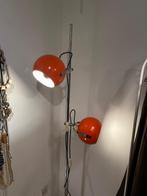Vintage staande Herda buislamp met oranje retro design, Huis en Inrichting, Lampen | Vloerlampen, Ophalen, Gebruikt, Space age / mid-century modernher