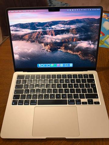 MacBook Air M2 (2022) – 8GB / 256GB – Nieuwstaat! beschikbaar voor biedingen