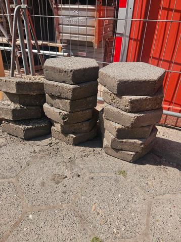 Gratis! 40 m2 lips tegels beschikbaar voor biedingen