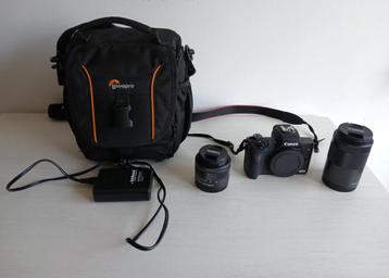 Canon EOS M50  + EF-M 15-45mm + EF-M 55-200mm + lowepro bag beschikbaar voor biedingen