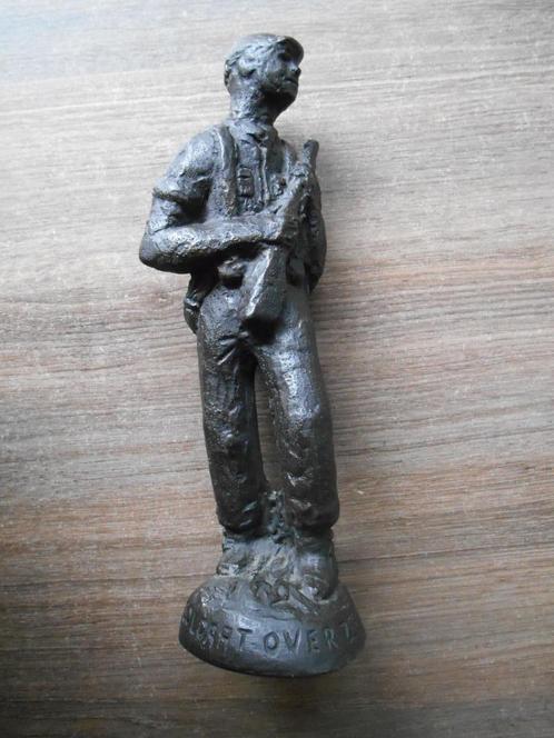 Soldaat over zee 45 '62 D.v. Wyk beeldje KNIL, Verzamelen, Militaria | Algemeen, Landmacht, Miniatuur of Beeldje, Nederland, Ophalen of Verzenden
