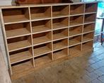 Oude vakkenkast. Kast, vakkenbak, stoere kast, schoolkast, Ophalen