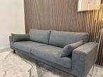 Nous Living - 3 zits Bank - Boucle - Grijs / Donkerblauw, Huis en Inrichting, Banken | Bankstellen, Ophalen of Verzenden, Zo goed als nieuw