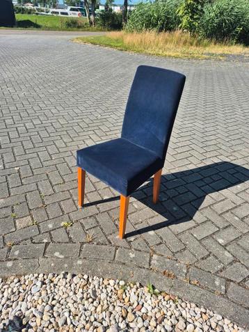 4 blauwe stoffen eetkamerstoelen beschikbaar voor biedingen