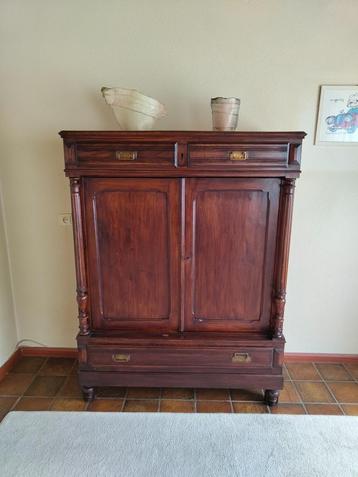 Armoire buffetkast Louis Philippe beschikbaar voor biedingen