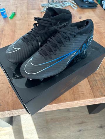 Nike voetbalschoenen maat 42 Helemaal nieuw / Nooit gebruikt beschikbaar voor biedingen