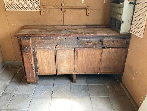 Oude Houten Werkbank Met Goed Werkende Bankschroef en Laden, Doe-het-zelf en Verbouw, Werkbanken, Gebruikt, 170 cm of meer, Bankschroef