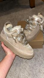 Uggs Lowmel 38, Kleding | Dames, Schoenen, Beige, Overige typen, Nieuw, Ophalen of Verzenden