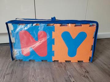Vloerpuzzel beschikbaar voor biedingen