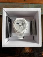 Swatch x Omega Mission to Earthphase - Moonshine Gold, Kunststof, Polshorloge, Nieuw, Ophalen of Verzenden