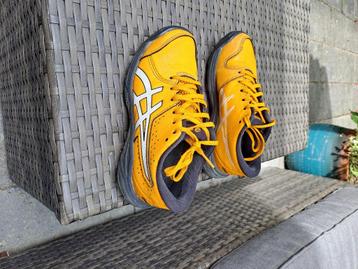 Hockeyschoenen Asics maat 32.5 beschikbaar voor biedingen