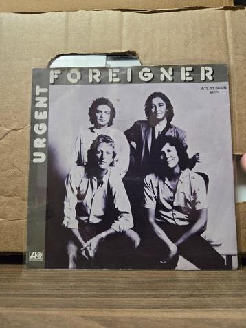 Foreigner - Urgent beschikbaar voor biedingen