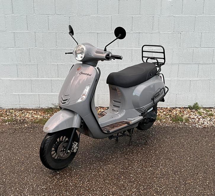 La souris  sourini. Bouwjaar 2018, Fietsen en Brommers, Scooters | Overige merken, Zo goed als nieuw, Maximaal 45 km/u, Benzine