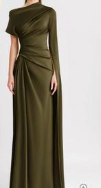 Satin assymetric neckline draped dress, Kleding | Dames, Gelegenheidskleding, Ophalen of Verzenden, Zo goed als nieuw, Overige typen