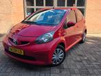 Toyota Aygo 1.0-12V + 5drs / airco!, Stof, Gebruikt, 4 stoelen, 68 pk