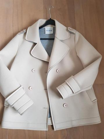 Mooie stoere Tussenjas (scuba)
Dubbel breasted blazermodel  beschikbaar voor biedingen