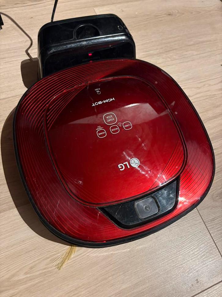 LG Hom-Bot Robotstofzuiger, Witgoed en Apparatuur, Stofzuigers, Gebruikt, Robotstofzuiger, Minder dan 1200 watt, Reservoir, Ophalen