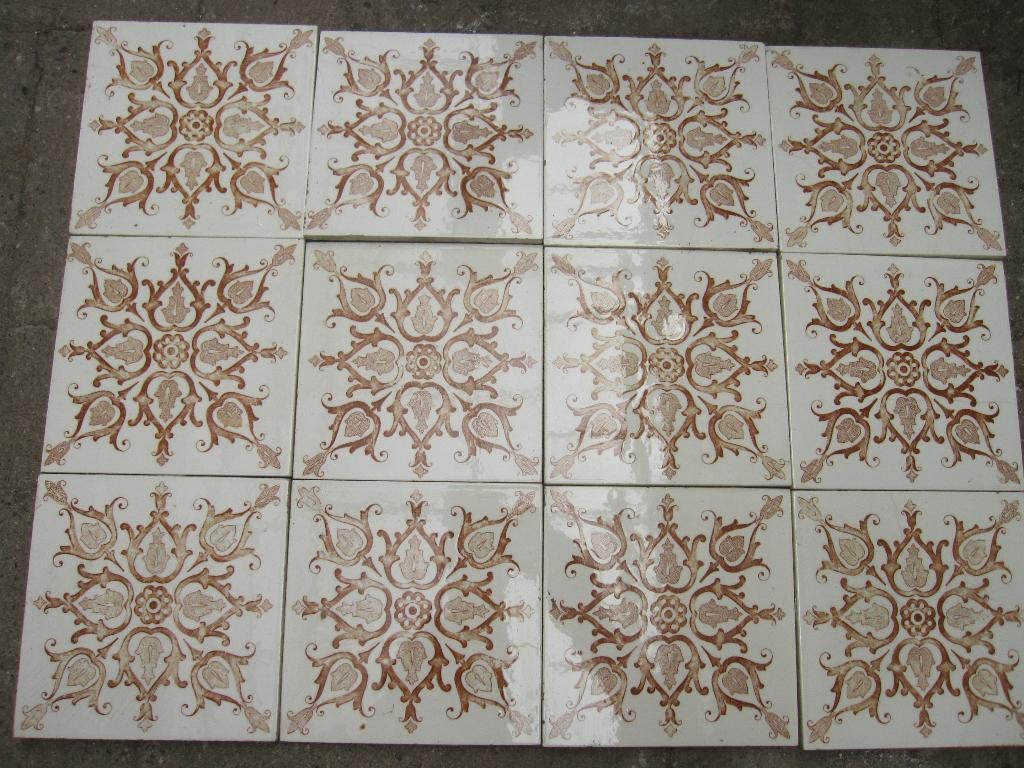 50 stuks. Antieke wandtegels, wit met roodbruine afbeelding., Ophalen