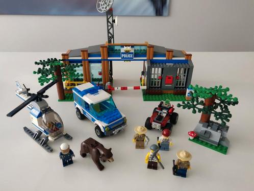 Lego City 4440 politie (bospolitie) Bospolitiebureau, Kinderen en Baby's, Speelgoed | Duplo en Lego, Zo goed als nieuw, Lego, Complete set