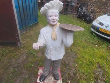  Groot kokbeeld / pizzabakker – steebeeld – 1.30 m hoog

 beschikbaar voor biedingen