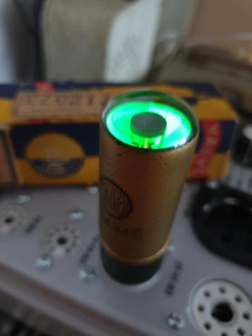 Valvo EM34 in doos zeer mooi lichtbeeld radiobuis  beschikbaar voor biedingen