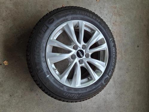 winterbanden, Auto-onderdelen, Banden en Velgen, Band(en), Winterbanden, 17 inch, 215 mm, Personenwagen, Gebruikt, Ophalen of Verzenden