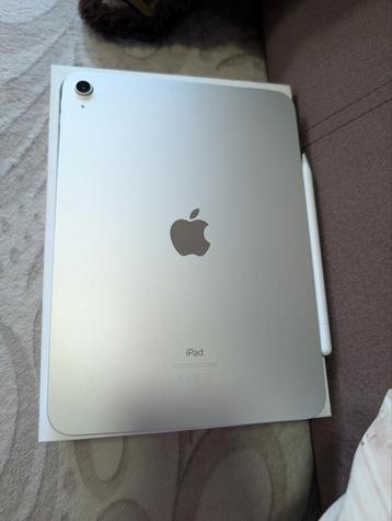 Apple iPad Zilver + Pencil beschikbaar voor biedingen