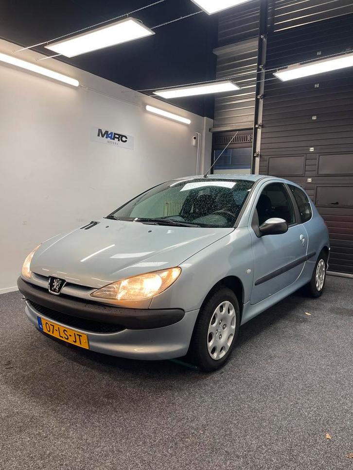 Peugeot 206 1.1 XR 3D 2003 Grijs, Auto's, Peugeot, Bedrijf, Benzine, Euro 3, C, Hatchback, Handgeschakeld, Origineel Nederlands