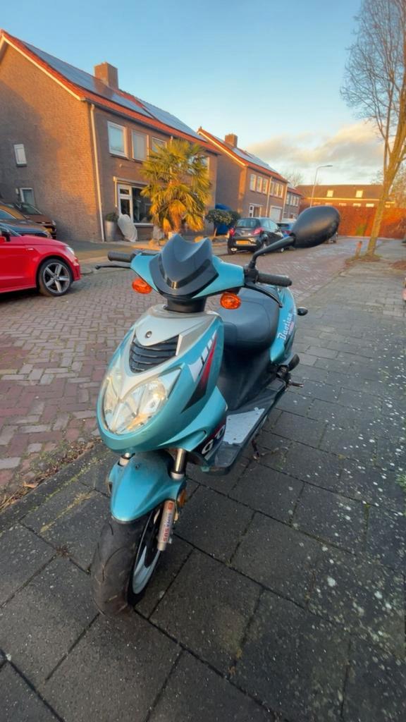 Boatian scooter, Fietsen en Brommers, Scooters | Overige merken, Gebruikt, Ophalen of Verzenden