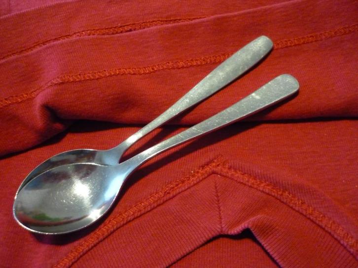 2 oude lepeltjes verschillende, Antiek en Kunst, Antiek | Bestek, Verzenden
