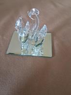 2 Kristallen zwaantjes op spiegeltje, Verzamelen, Ophalen of Verzenden