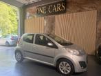 Peugeot 107 1.0 Active FACELIFT 30K NAP ONDERHOUDSBOEKJES AU, Auto's, Peugeot, Euro 5, Gebruikt, 4 stoelen, 68 pk