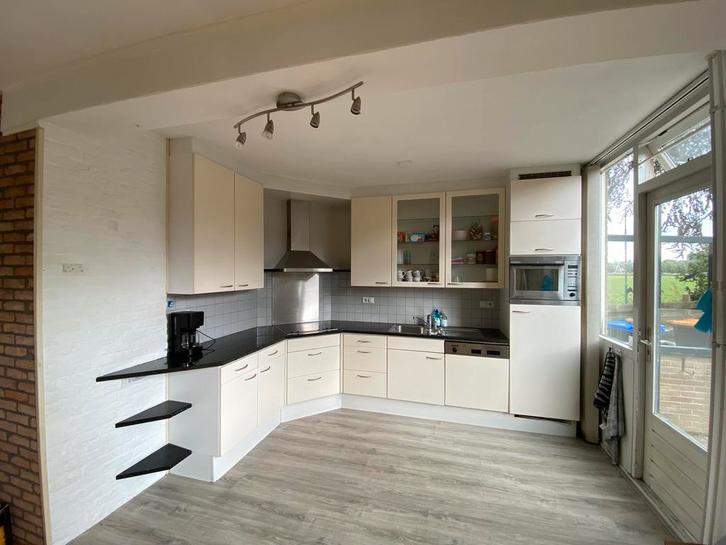 Complete keuken te koop - inclusief apparatuur, Huis en Inrichting, Keuken | Complete keukens, Gebruikt, Hoekkeuken, Wit, Ophalen