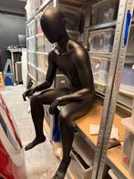 Zittende mat zwarte paspop, Ophalen, Nieuw