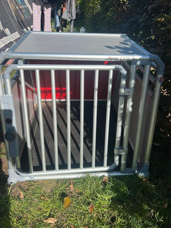 4 pets pro 4L, Dieren en Toebehoren, Hondenbenches, Zo goed als nieuw, Ophalen of Verzenden