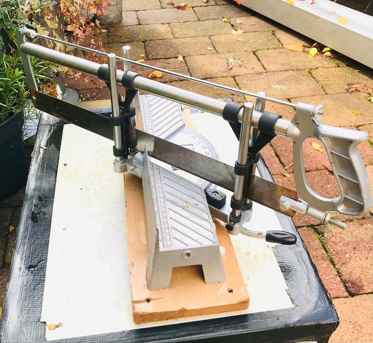 Hand Verstekzaag - Verticaal + Horizontaal - 600mm Zaagblad, Doe-het-zelf en Verbouw, Gereedschap | Handgereedschap, Gebruikt