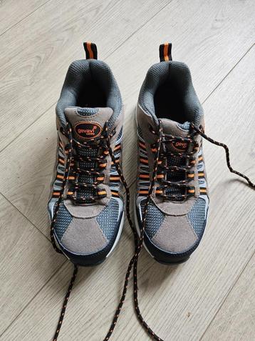 werkschoenen met stalen neuzen  beschikbaar voor biedingen