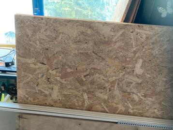 2 OSB platen van 244 bij 60 cm en 9mm dik beschikbaar voor biedingen