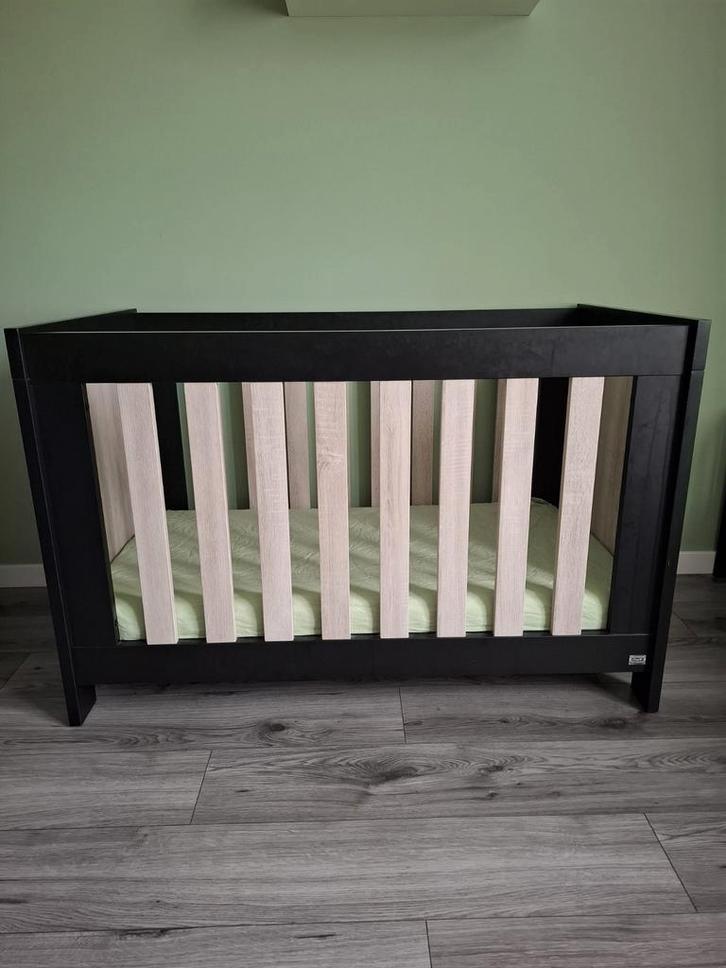 TWF Ledikant met commode, Kinderen en Baby's, Kinderkamer | Complete kinderkamers, Gebruikt, Jongetje of Meisje, Ophalen