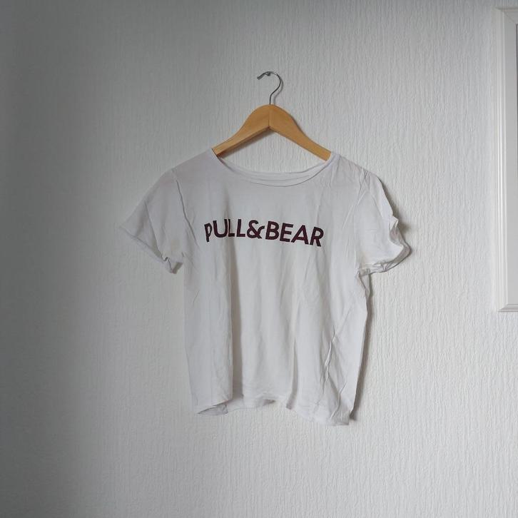 Pull & Bear wit T-shirt met logo maat M, Kleding | Dames, T-shirts, Zo goed als nieuw, Maat 38/40 (M), Wit, Korte mouw, Verzenden