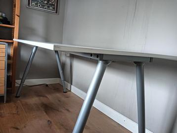 Ikea bureau in goede staat 
