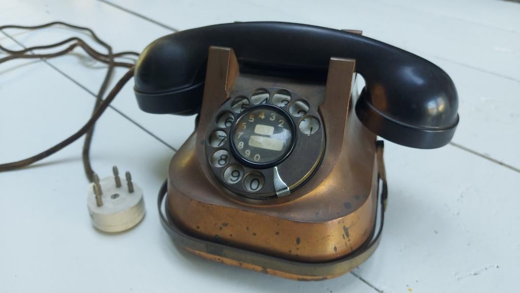 Te koop: Antieke Belgische RTT draaischijf telefoon, Ophalen of Verzenden, Koper
