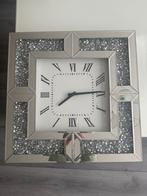 Sierlijke Klok, Huis en Inrichting, Woonaccessoires | Klokken, Ophalen of Verzenden, Zo goed als nieuw, Wandklok