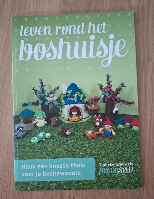 Leven rond het Boshuisje, Boeken, Hobby en Vrije tijd, Zo goed als nieuw, Breien en Haken, Ophalen of Verzenden