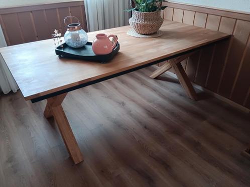 zeer mooie eettafel met zware houten kruispoten, Huis en Inrichting, Tafels | Eettafels, 50 tot 100 cm, 200 cm of meer, Vijf personen of meer