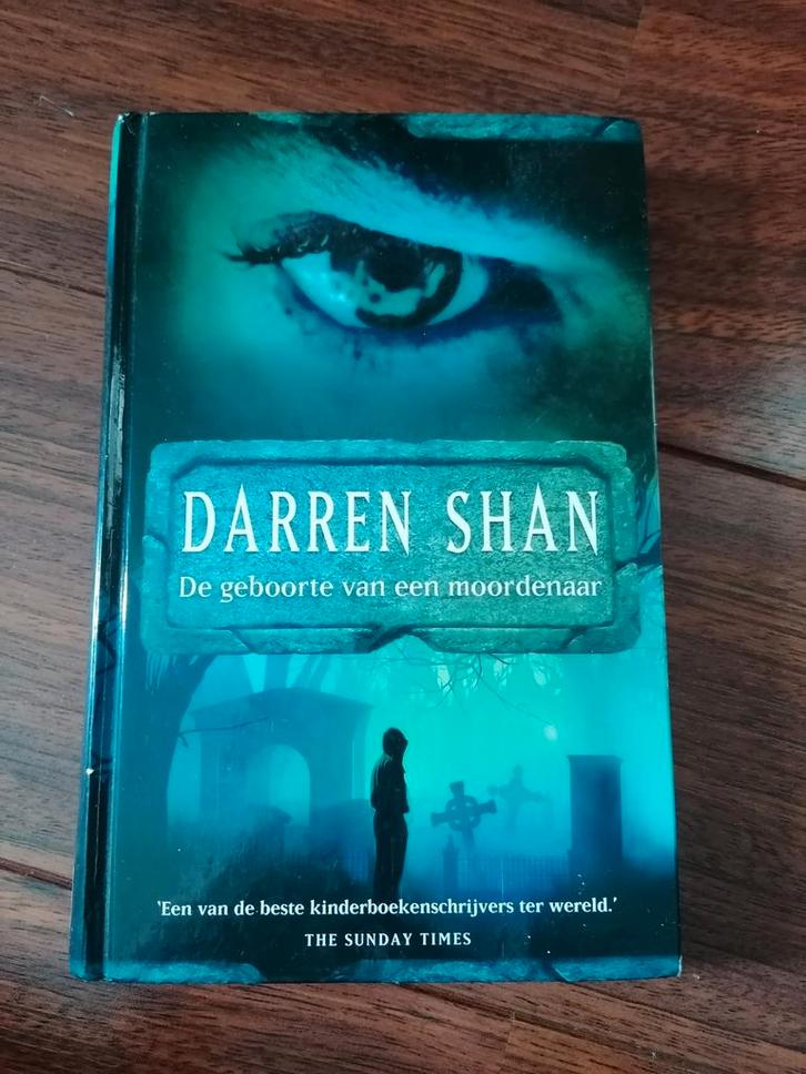 Darren Shan - De Geboorte van een Moordenaar (deel 1), Boeken, Kinderboeken | Jeugd | onder 10 jaar, Gelezen, Fictie algemeen